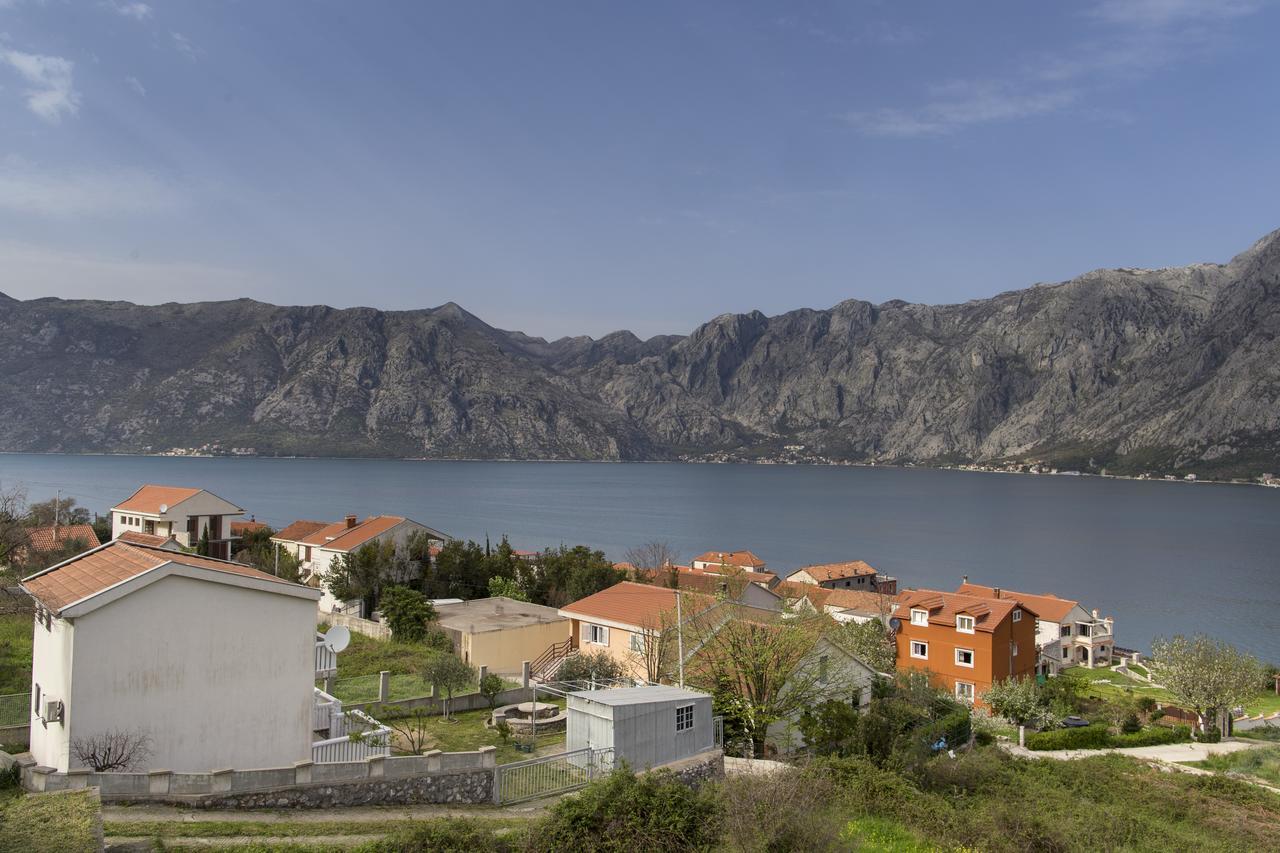 Lux Apartments Fabris Kotor Exterior photo