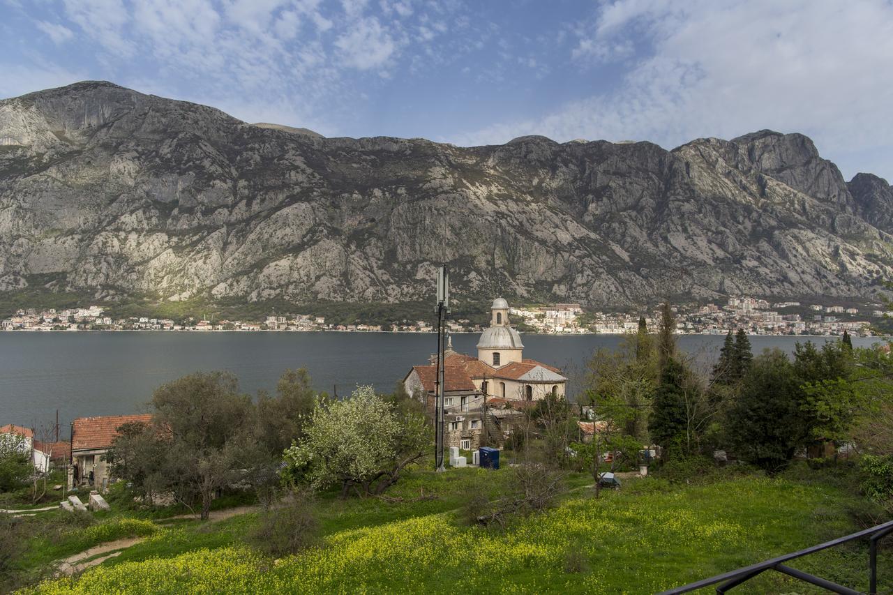 Lux Apartments Fabris Kotor Exterior photo